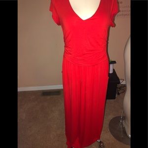 Long maxi dress with pockets!